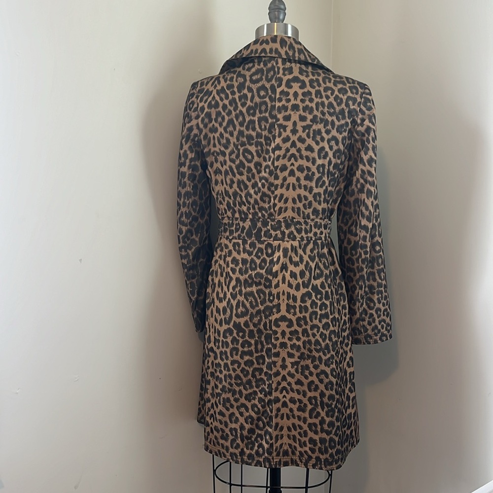 Leopard Raincoat - Picture 3 of 6